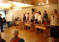 [Foto] Auftritt im Frühjahr 2005 in Bethanien Theaterstück: Schule gestern  Schule heute
